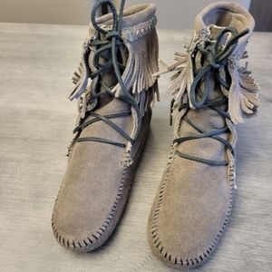 Minnetonka Double Fringe Tramper Boots